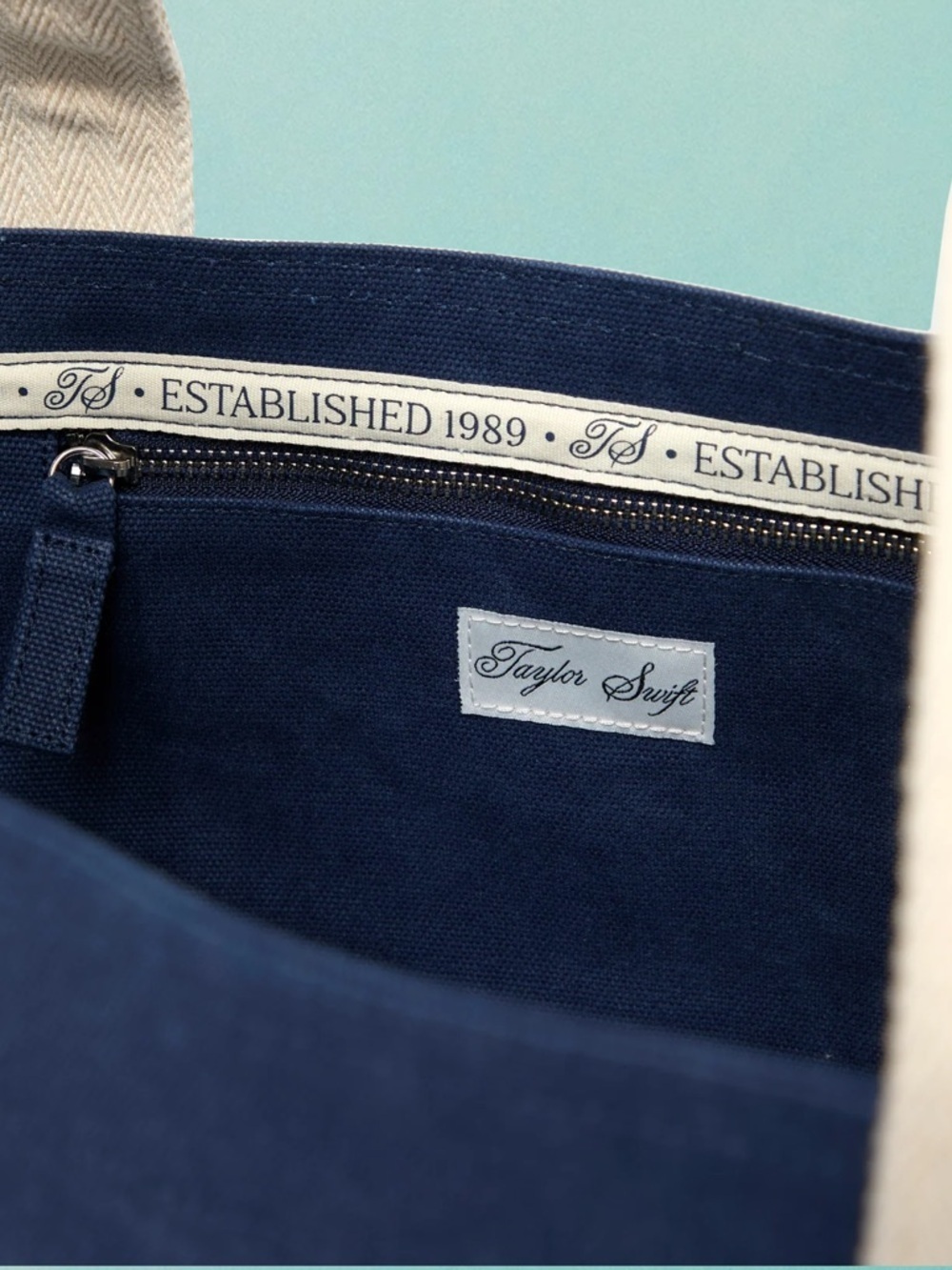 Taylor Swift Crest Washed Navy Beach Tote, NWT - Picture 8 of 9